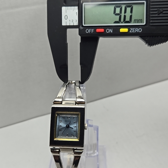 Womens Guess Watch Silver Tone Tank Silver Tone Bracelet Blue Dial New Battery - Picture 5 of 9